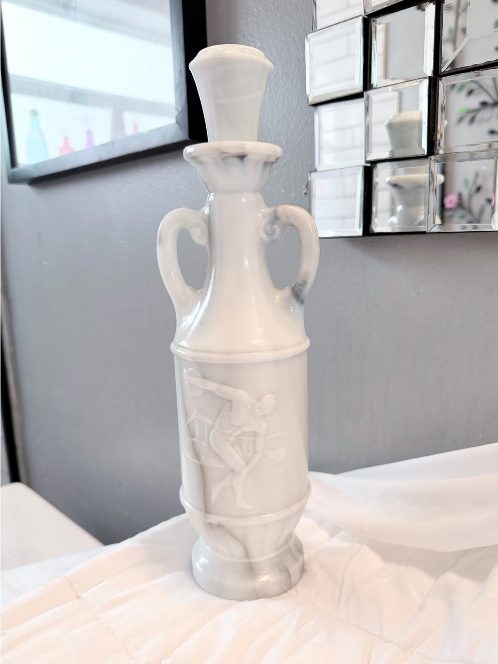 Vintage 1971 Jim Beam bourbon whiskey milk glass marble decanter